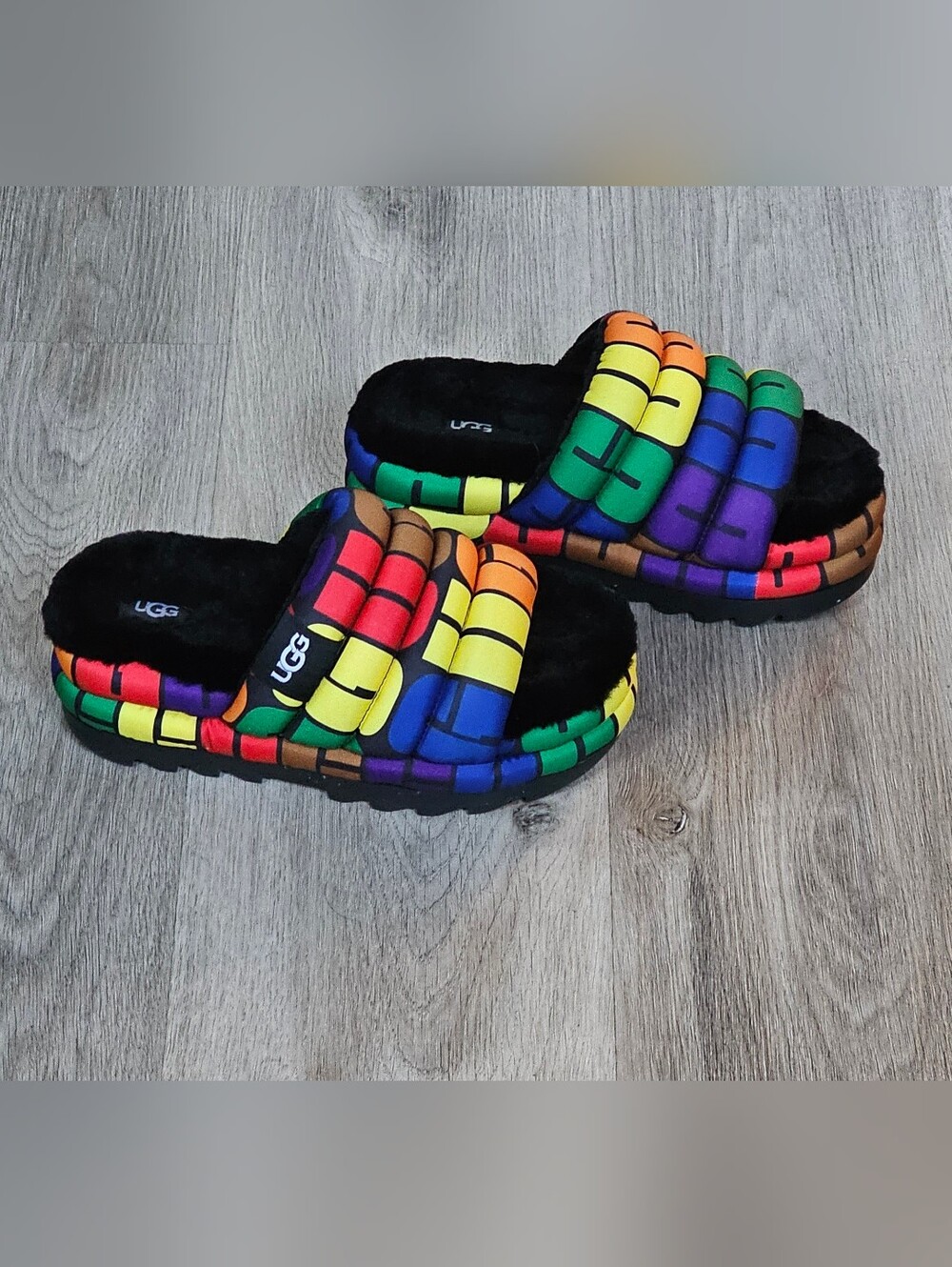 UGG Fluff You Cali Collage Multicolor Slides Women’s Size 5